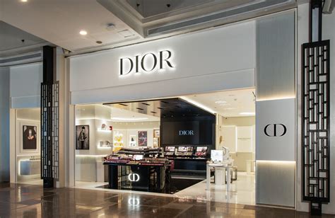 dior boutique philippines.